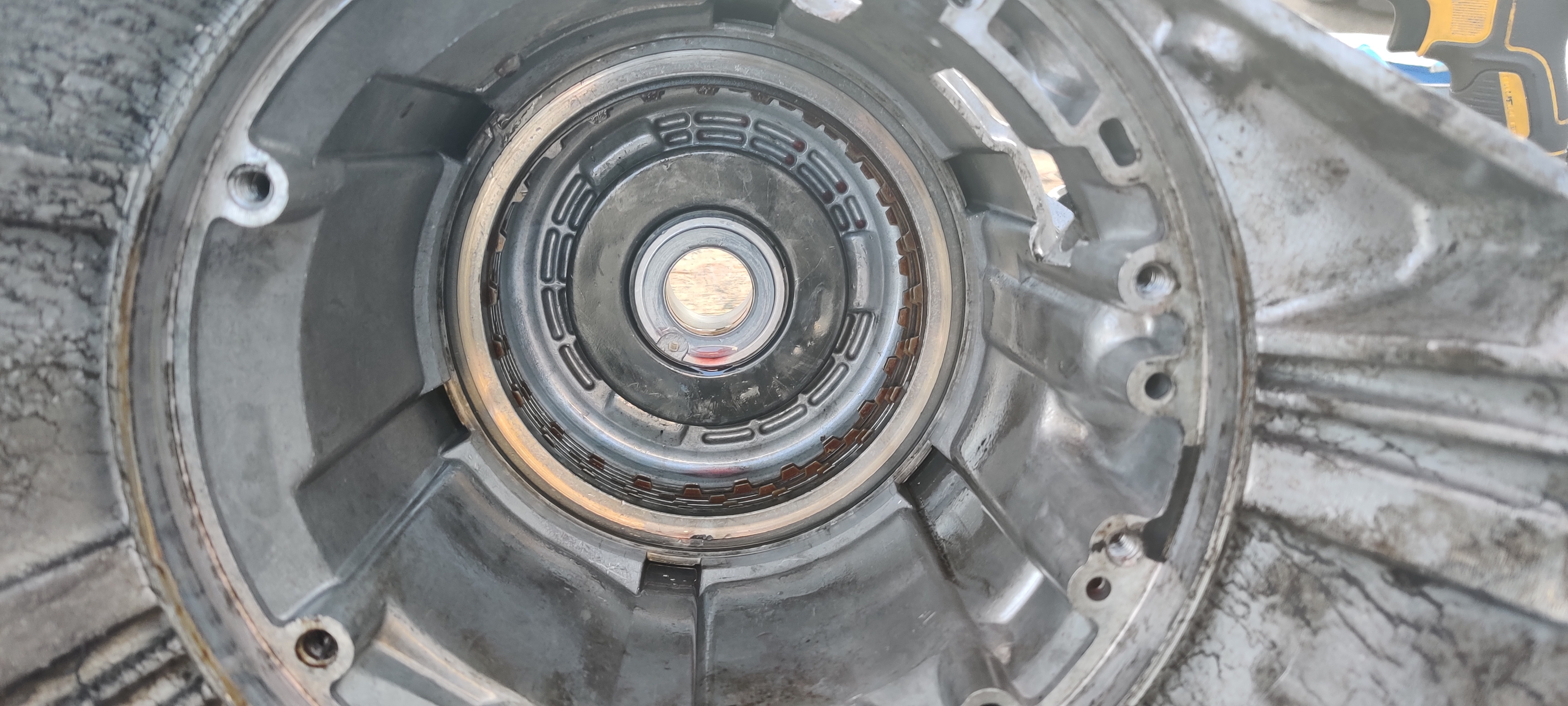 the reverse part of the transmission, partially built into the housing